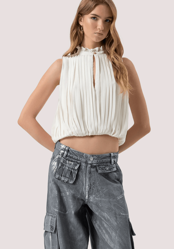 Top cropped senza maniche, e con girocollo con goccia. FR25WT2011W41201 /108 FRACOMINA