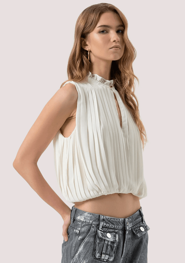 Top cropped senza maniche, e con girocollo con goccia. FR25WT2011W41201 /108 FRACOMINA