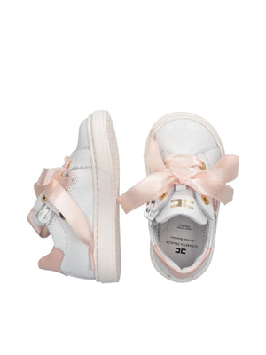Sneakers bambina in pelle bianca con fiocchi e dettagli rosa