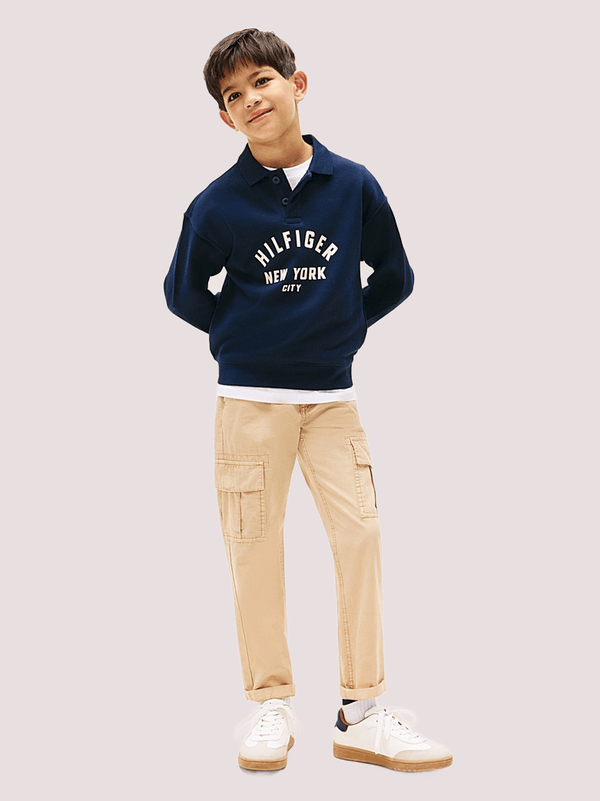 Felpa con colletto a polo e grafica curva KB0KB09805 /C1G TOMMY HILFIGER 