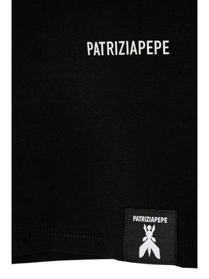 T-shirt nera crop con logo Patrizia Pepe in contrasto