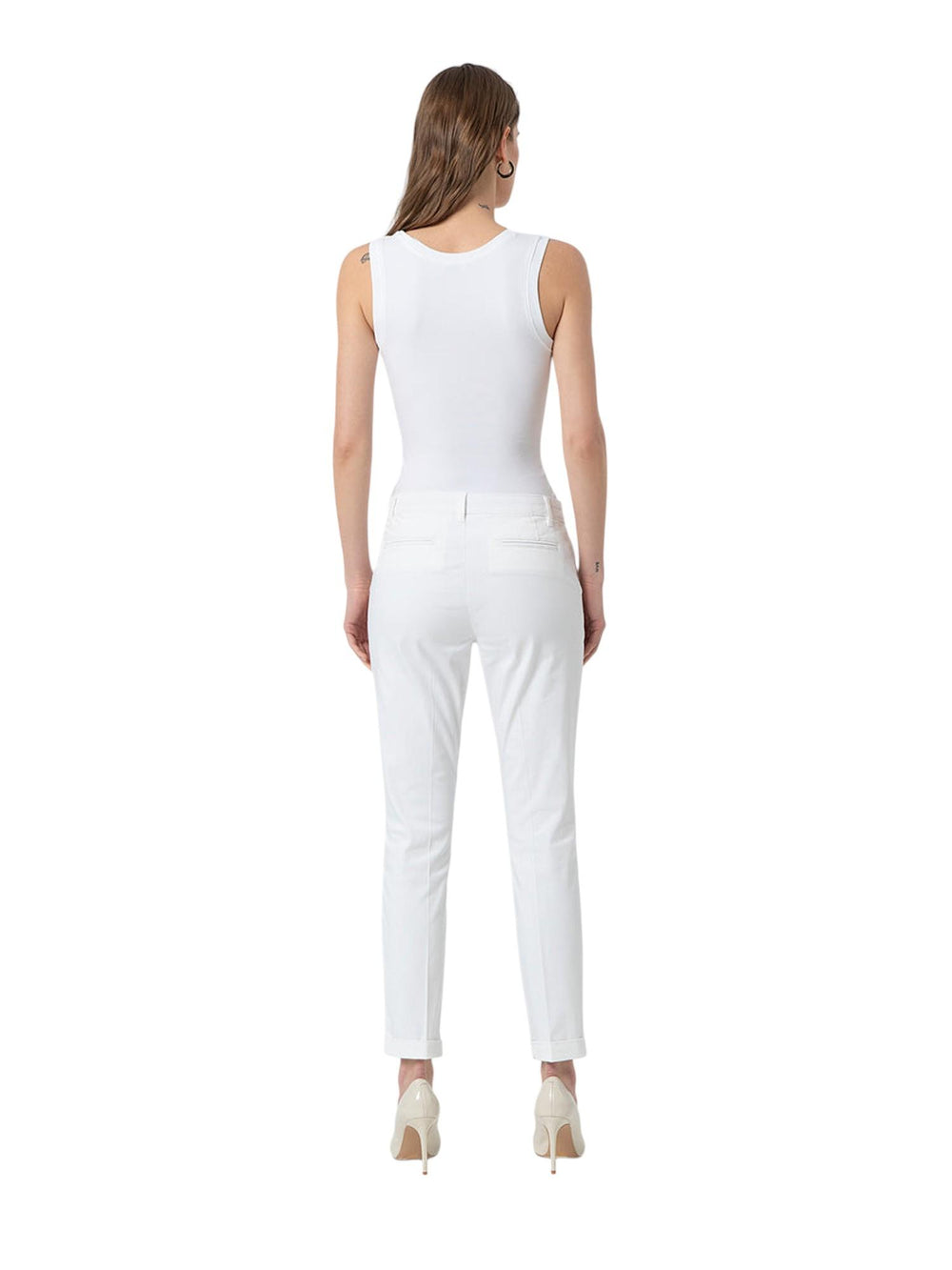 Pantaloni chino donna slim fit bianchi con risvolto