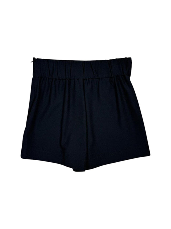 Shorts neri in tessuto tecnico con vestibilità slim
