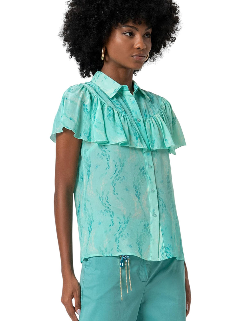 Camicia donna verde acqua con maniche corte e volant