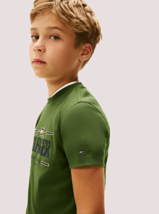 T-shirt con logo frontale Tommy Hilfiger KB0KB10360J /L01 TOMMY HILFIGER 