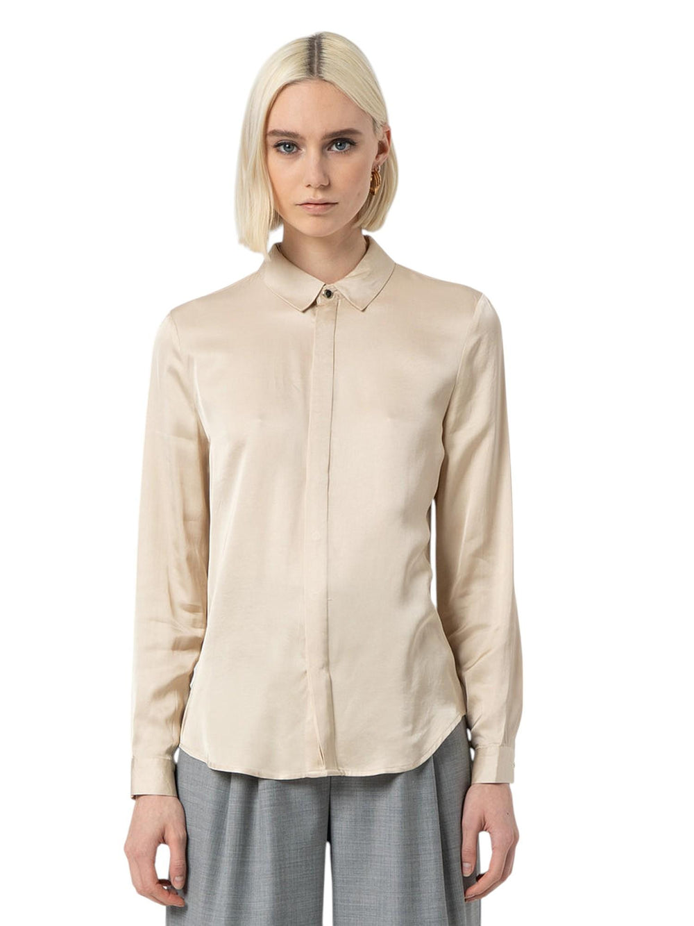Camicia donna cream in satin con chiusura coperta