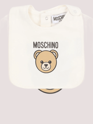 Set regalo composto di  tutina , cappello e bavaglino MUY097 LCA19 /10063 MOSCHINO 